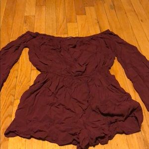 EUC Xhilaration off shoulder romper with pockets